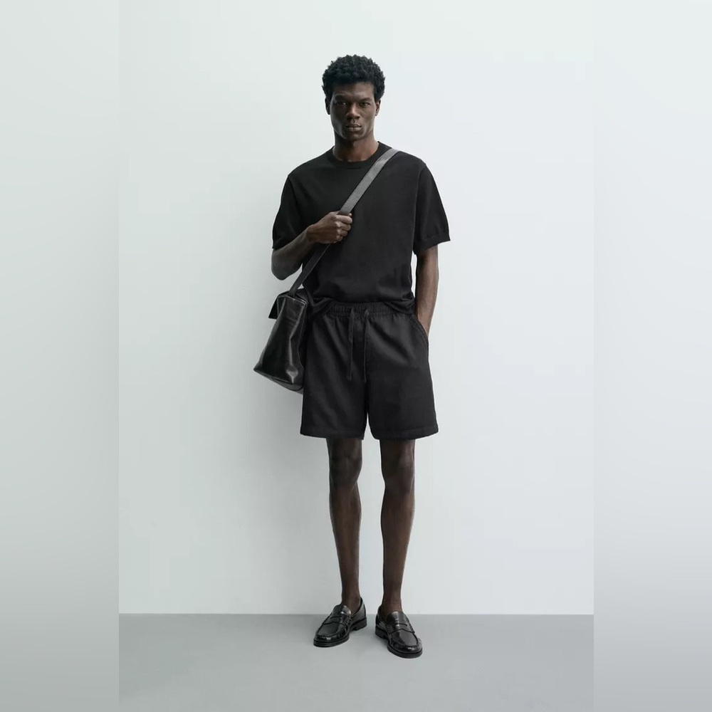 Zara Mens Black Tee Shitt Sweater Size Medium